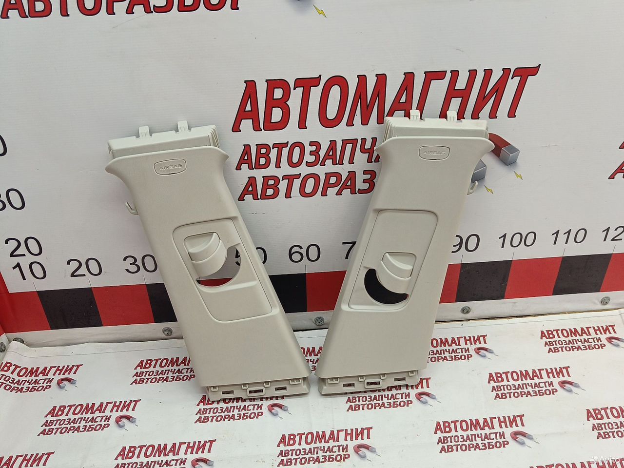 Обшивка центральной стойки Geely Atlas Pro