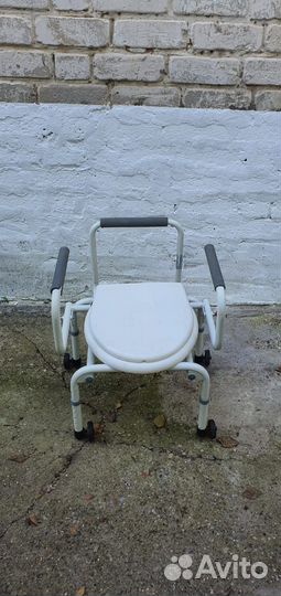 Туалет-сидение для инвалидов и малоподвижных людей