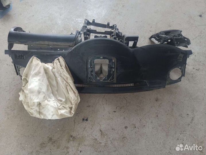 Торпедо панель приборов Lexus LX 570