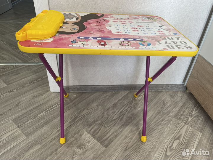 Детский столик