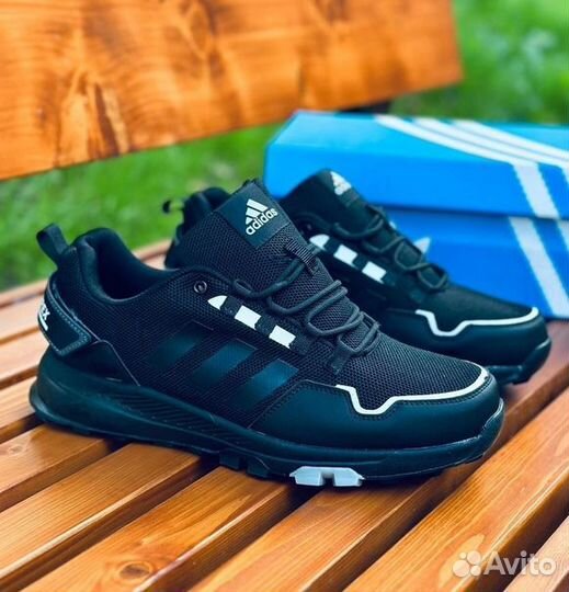 Кроссовки черные Ади 45 46