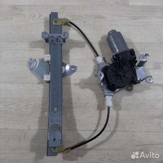 Стеклоподъемник задний левый Nissan Qashqai 2012