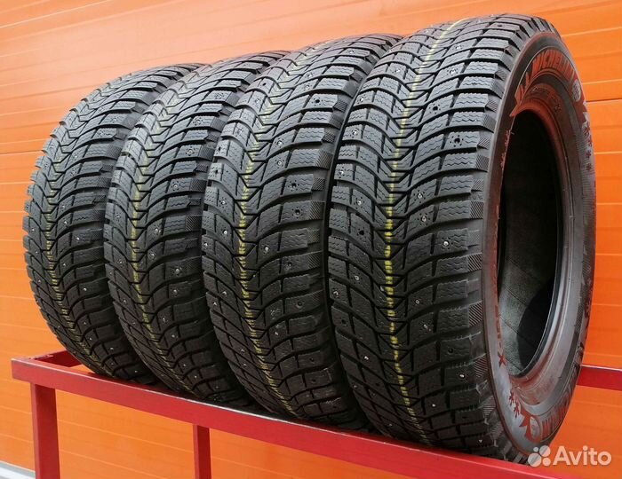 Michelin X-Ice North 3 215/65 R16 99R