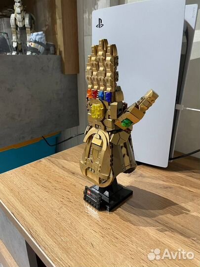 Lego рука таноса