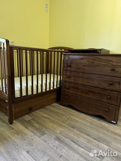 Кроватка и комод гандылян