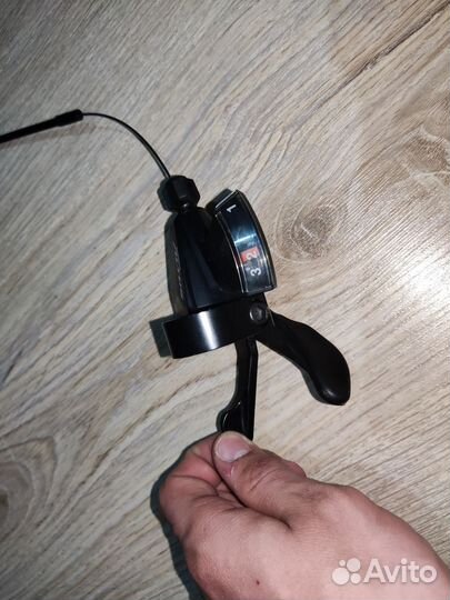Манетка и передний переключатель Shimano Altus