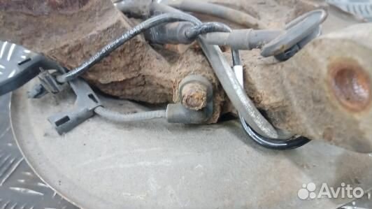 Ступица передняя левая citroen C-crosser (DNK25K901)