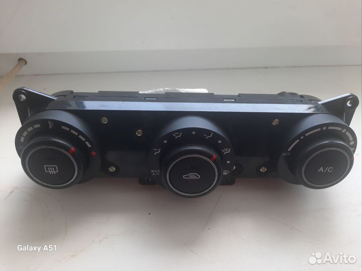 Блок управления отопителем кия сид 2008г