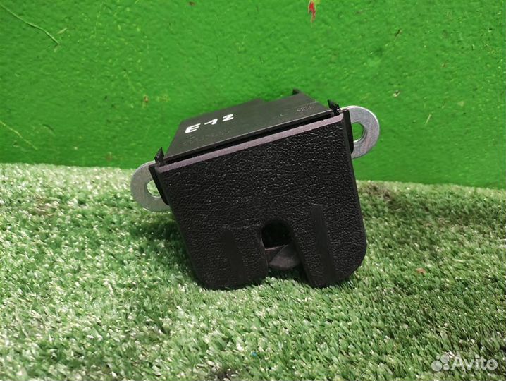 Замок крышки багажника volkswagen Caddy 4 2019