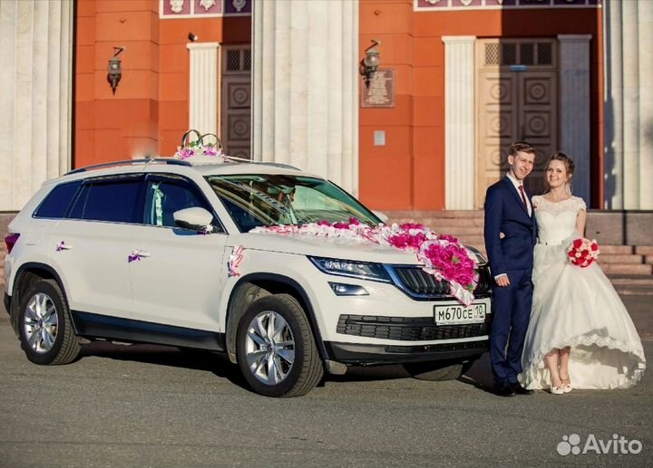 Украшения на свадебный авто. Разные цвета