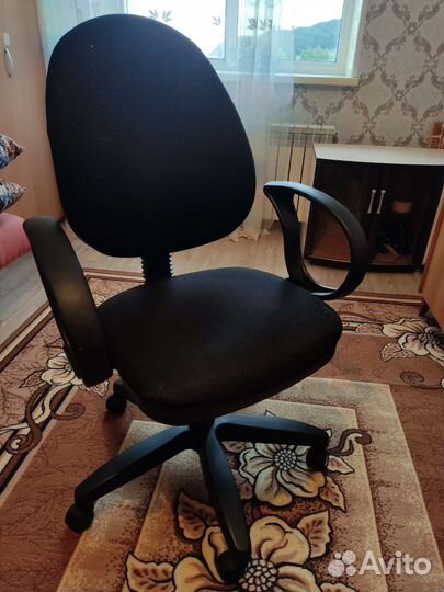 Компьютерное кресло