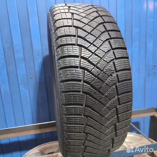 Pirelli Ice Zero FR 205/50 R17