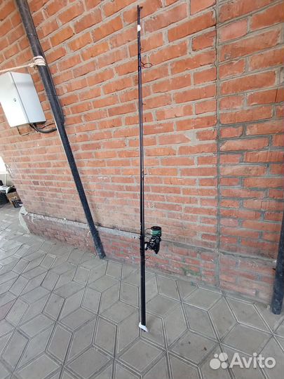 2 карповвх комплекта удилищ с катушками