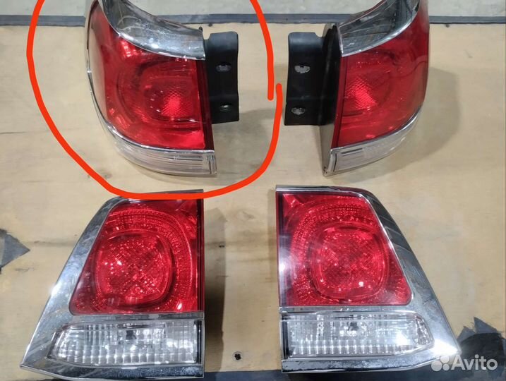 Задние фонари на Ленд Крузер 200