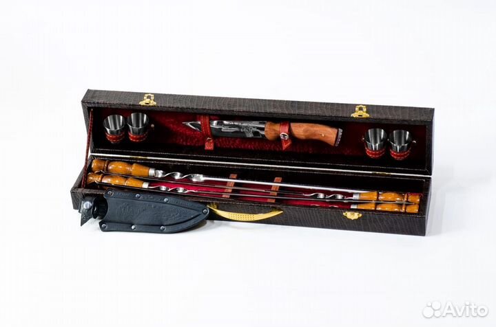 Набор подарочный в чемодане новый