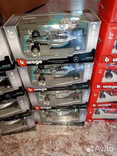 Bburago 1 43 формула 1 Mercedes & Ferrari