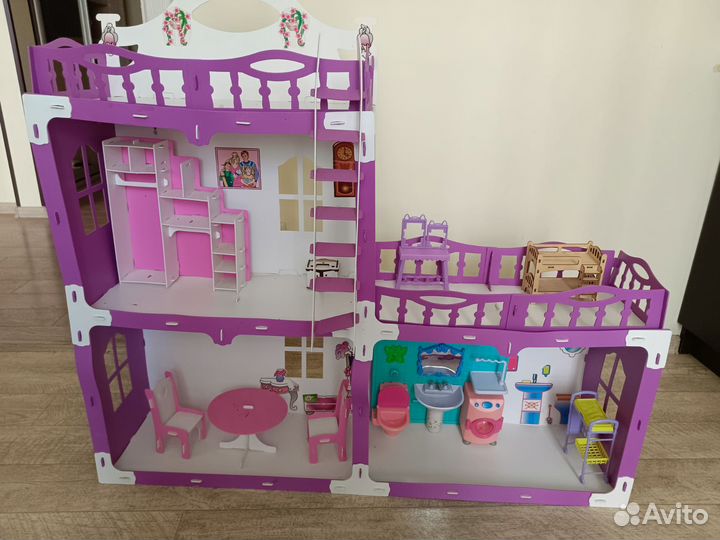 Большой кукольный домик