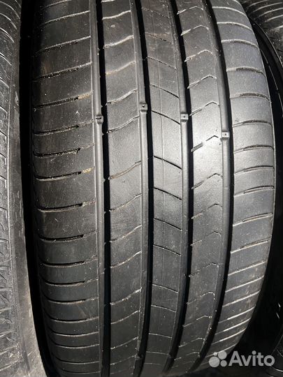 Kumho Ecsta HS51 235/45 R18