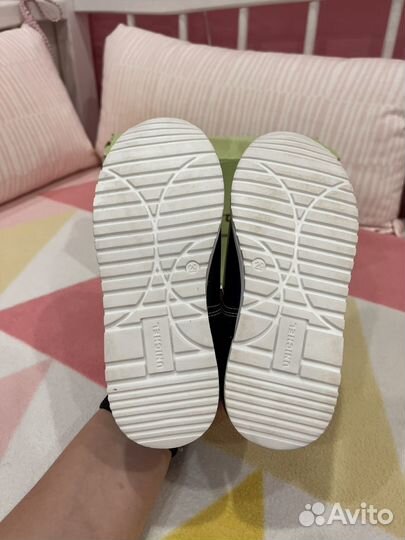 Туфли для девочки 29 размер новые