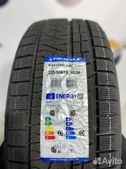 Triangle PL02 235/50 R19 95H