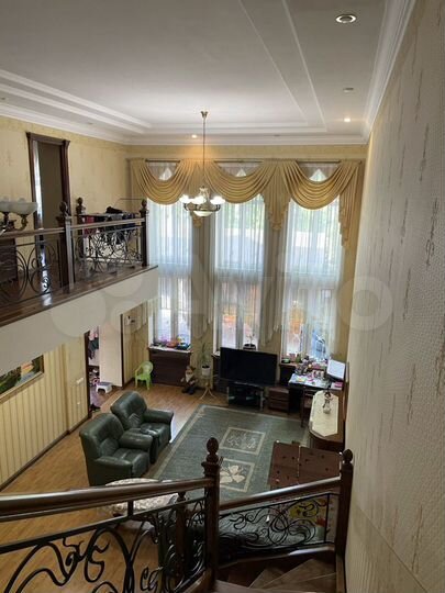 Дом 221 м² на участке 5 сот.