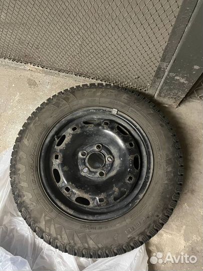 R14 Pirelli Winter Carving 175/70, PCD 9x110 DIA 14