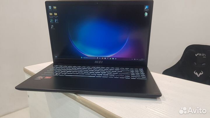 Ноутбук MSI ms-15hk