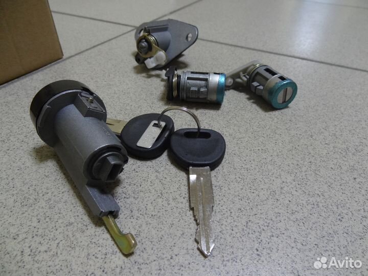 Комплект личинок замков Chevrolet Lanos