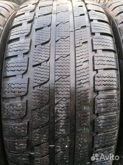 Kumho I'Zen KW27 235/55 R17 103V