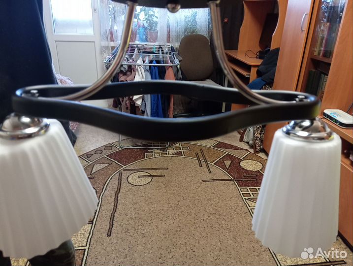 Продается люстра потолочная