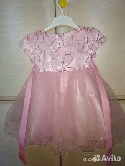 Платье праздничное 98