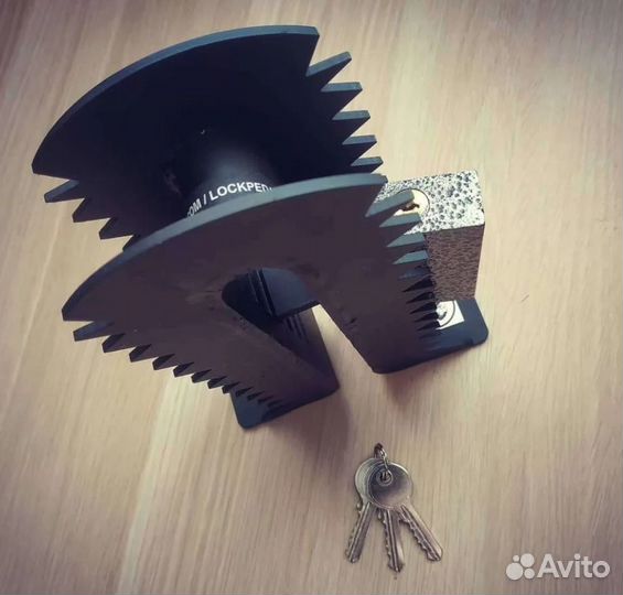 Блокиратор педали безумный макс с шипами