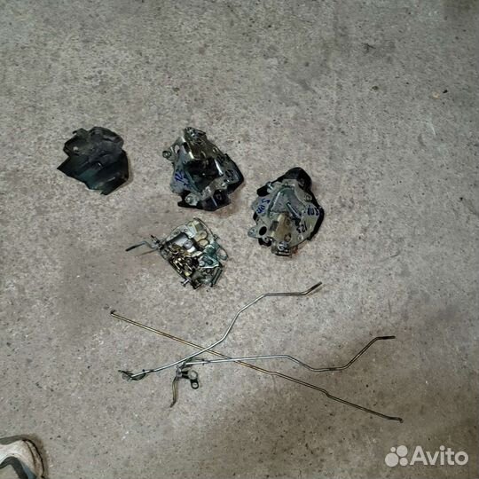 Замок двери на мерседес 123