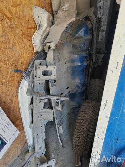 Продам днище subaru