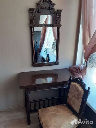 Туалетный столик с зеркалом будуарный столик. Дамс