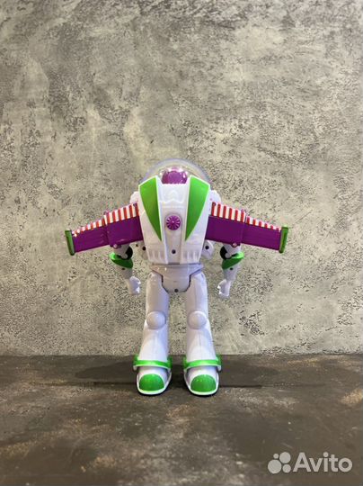 Базз лайтер история игрушек с крыльями