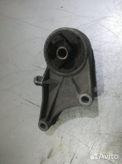 Опора двигателя Opel Astra H 2004-2014