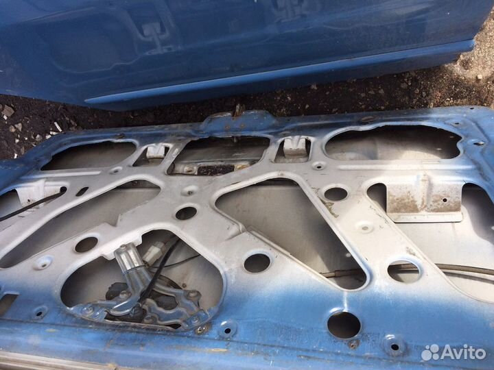 Крышка багажника на мерседес Vito W638