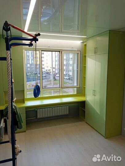 Письменный стол - Рабочая зона у окна на заказ