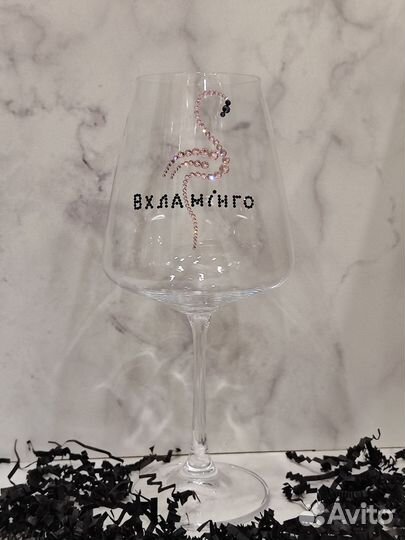 Бокал для вина с инкрустацией