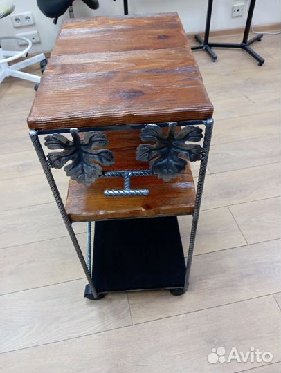 Столик для тату салона/бара