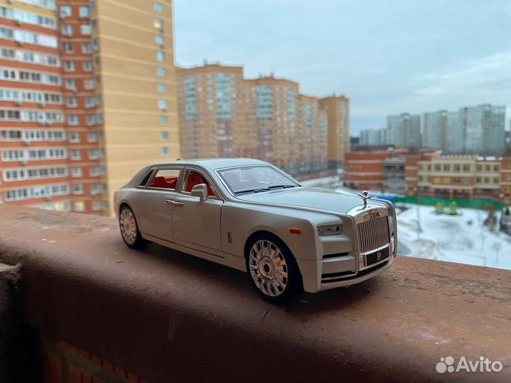 Модель металлическая Rolls-Royce Роллс-Ройс Белый