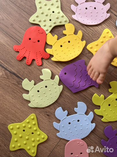 Игрушки прилипалы для ванной