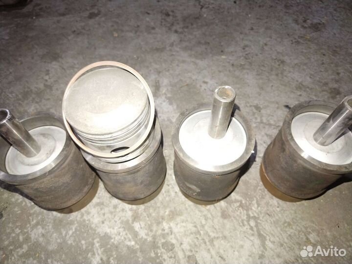 Поршневая группа на двигатель москвич. иж ода
