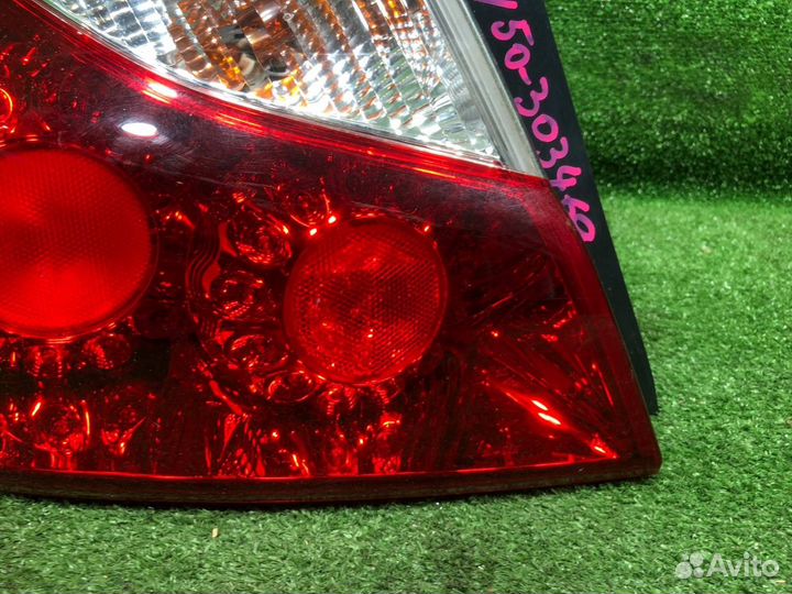 Комплект фонарей задний Nissan Fuga Y50 PY50 PNY50