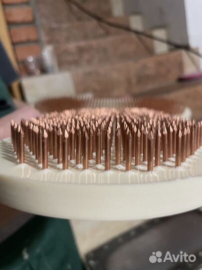 Доска для гвоздестояния с медными гвоздями