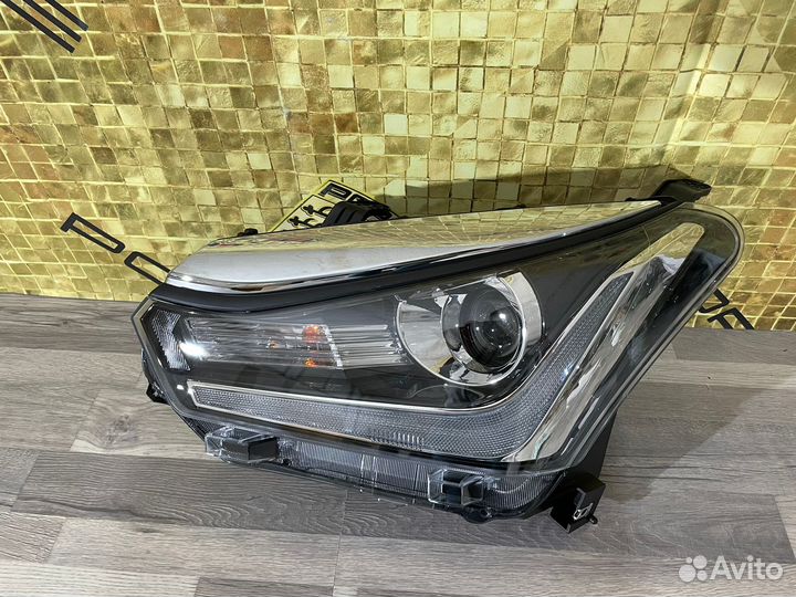 Isuzu D-Max 2018-2019 Фара передняя левая LED