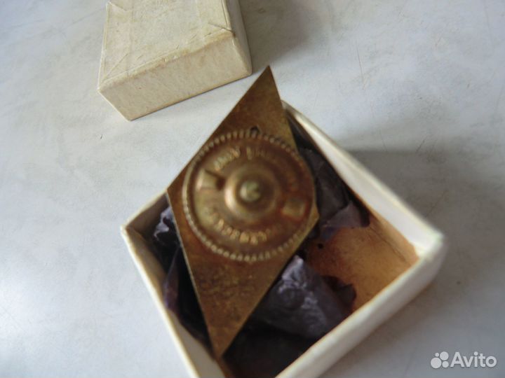 Значки ромбы