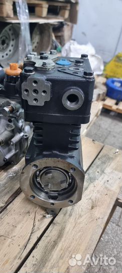 Компрессор воздушный 3417958 на Cummins