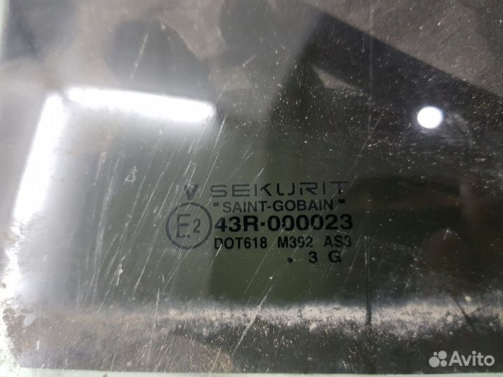 Стекло двери заднее правое (Porsche Cayenne)